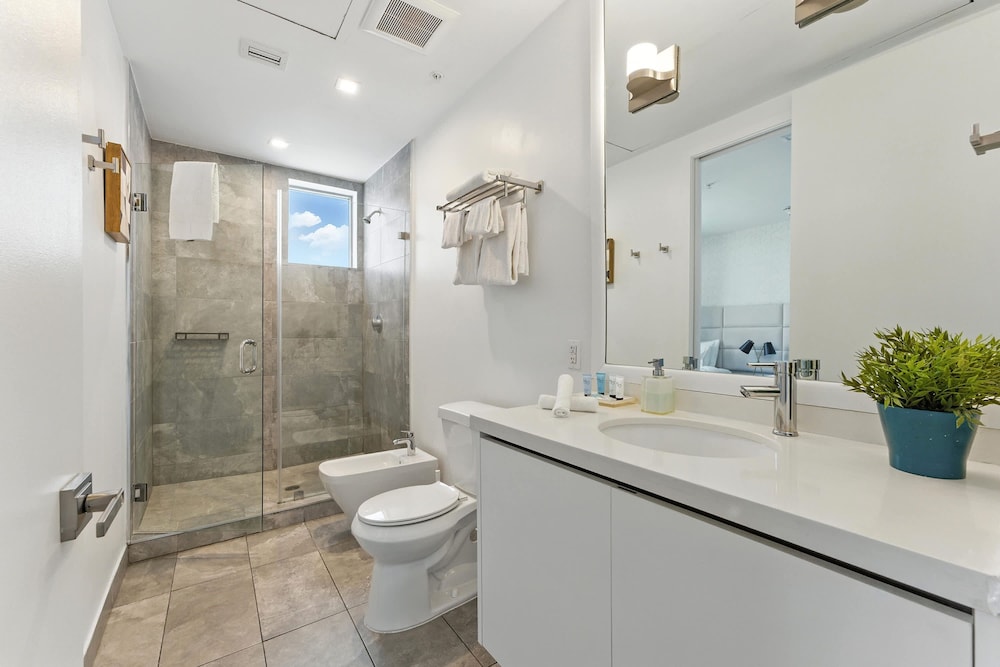 South Beach 2BR Paradise