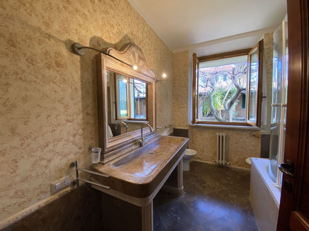 Apartment in Villa With Garden-rif Gioco