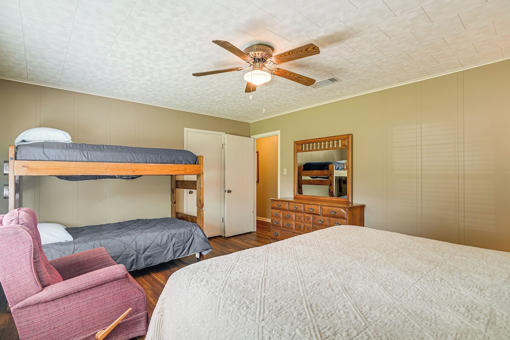 Lakefront Gem w/ Boat Dock & Fishing Pier in Many