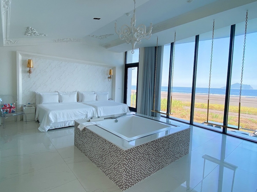 Play Hotel