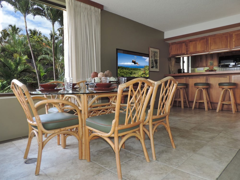 Polo Beach Club Vacation Rentals - APlus Resorts