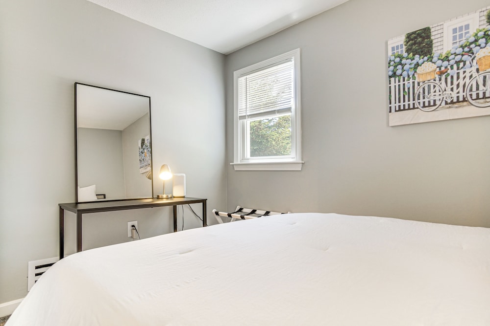 Private Beach & Fire Pit: Cape Cod Retreat!
