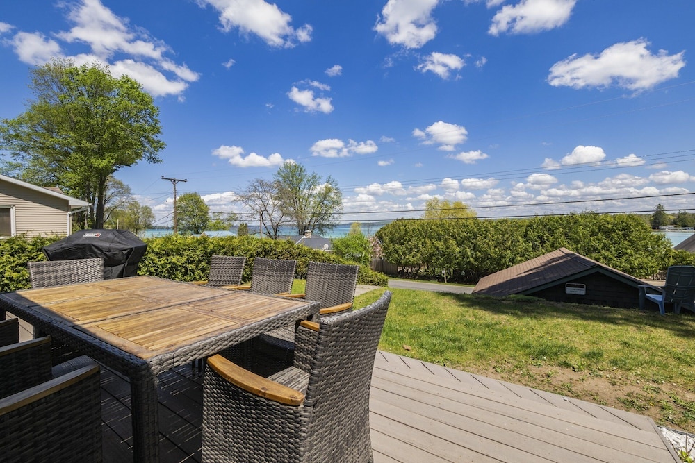 Beautiful Torch Lake House With Beach Access 2 Bedroom Home