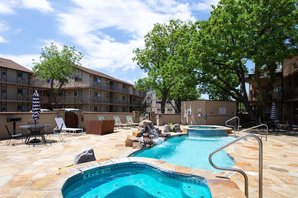 Ww D101 2 Bedroom Condo