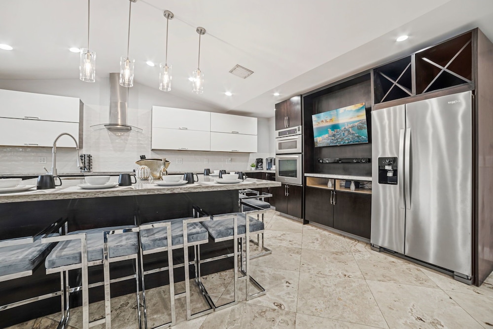 Spacious 6BR Beach Getaway w/ Heated Pool