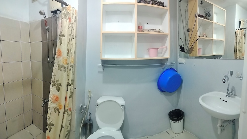 Cozy City Getaway in Quezon City - Entire Condo for Rent