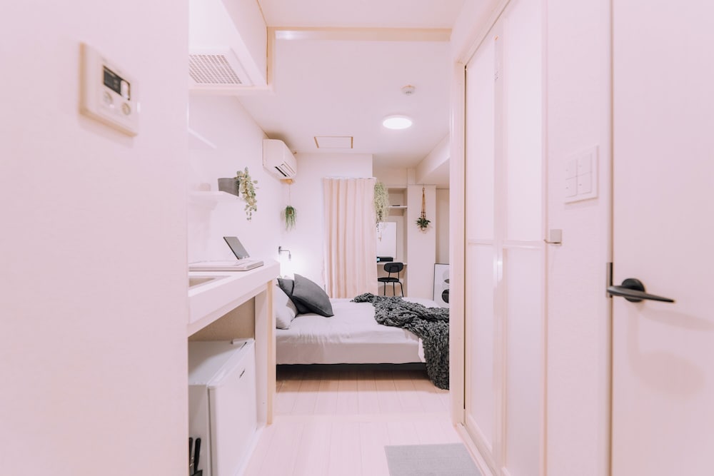 Minimalist Loft 805
