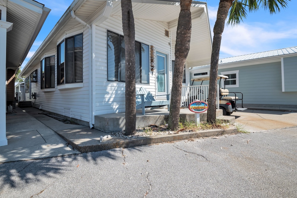 Spacious Home With Beach Access 3 Bedroom Home
