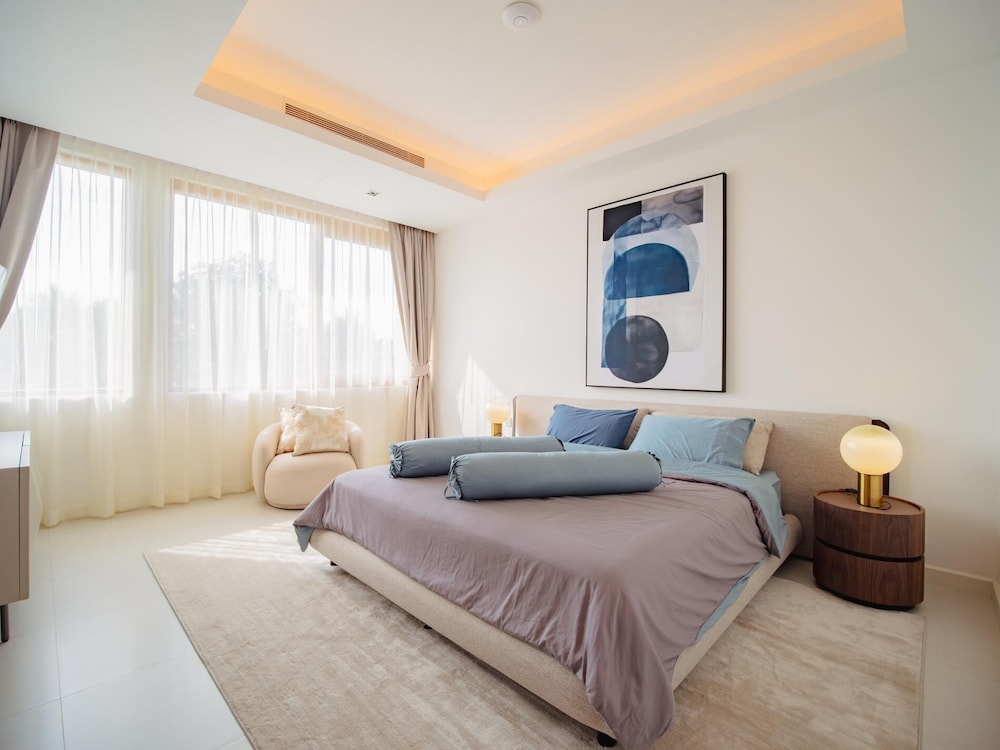 Luxurious 5bedroom White Estate Villa Private Lake