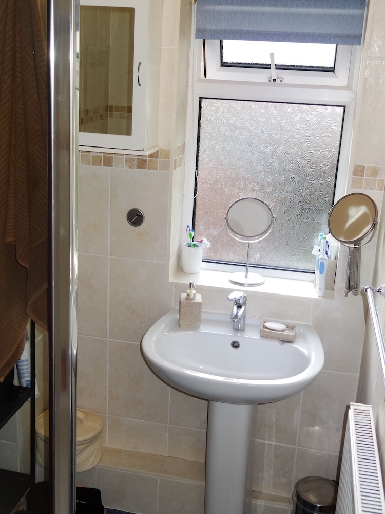Double room in welcoming home