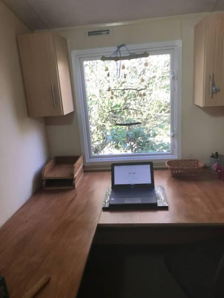 Cosy, Quiet Static Caravan, Mawgan Porth, St Eval view 3