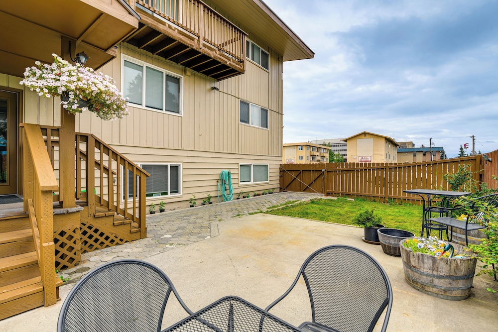 Anchorage Retreat, Walk to Dining & Entertainment view 4