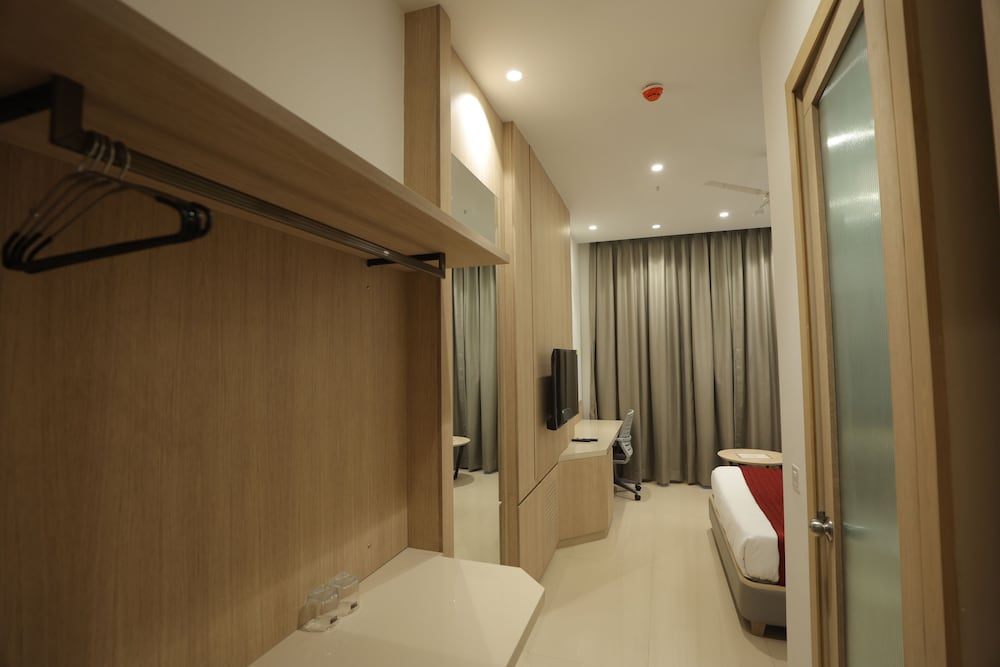 Hotel Shreeji Vatika-Airport Road