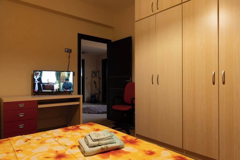 The Sunset Haven Kastoria Modern Lake Elegance