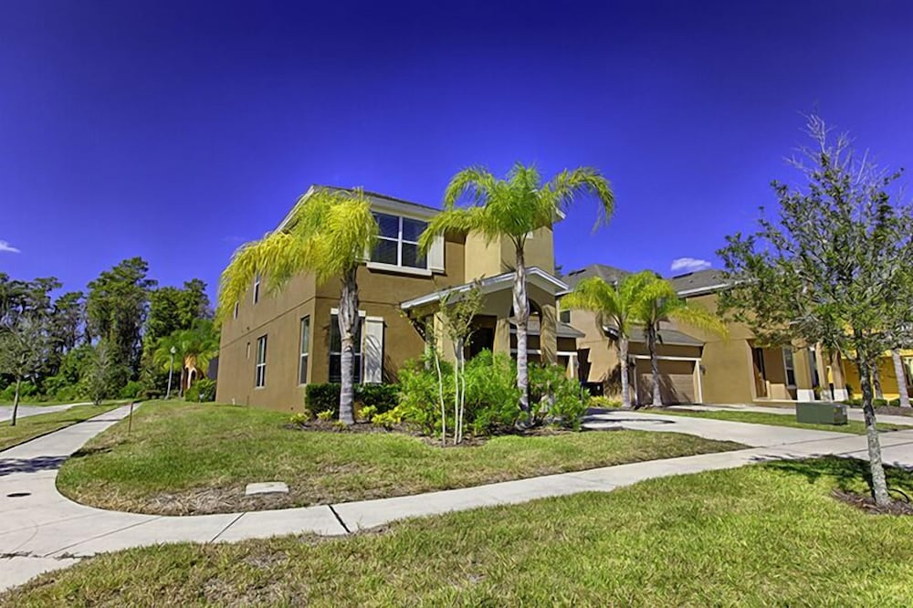 Bella Vida Resort by Home 2U