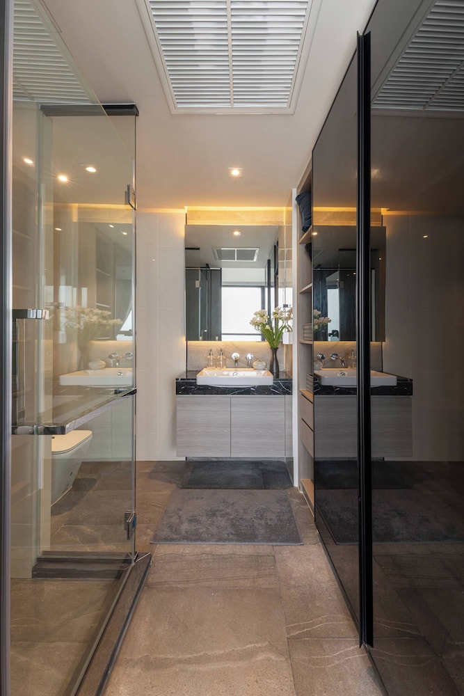 Stunning Sea View On High Floor