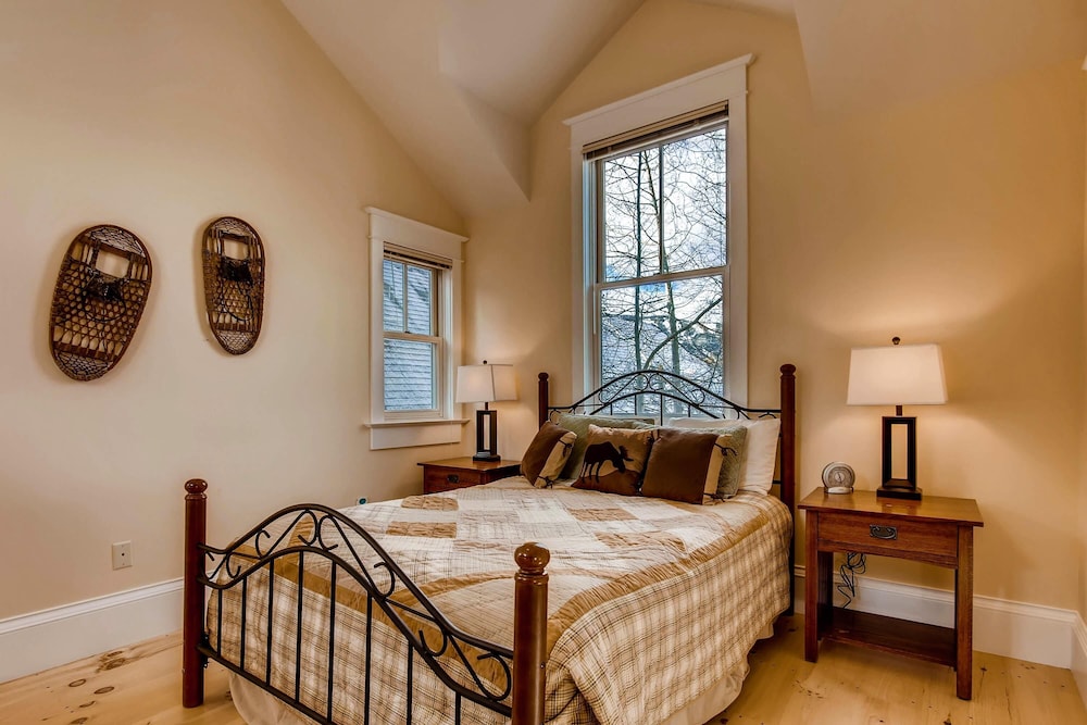 Hideaway on High view 4