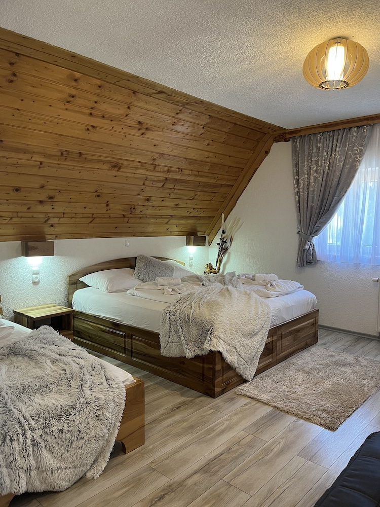 Rustic Inn River 2