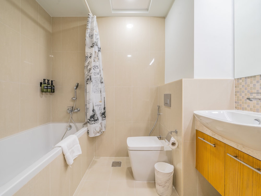 Glamorous Apartment Facing Burj Khalifa