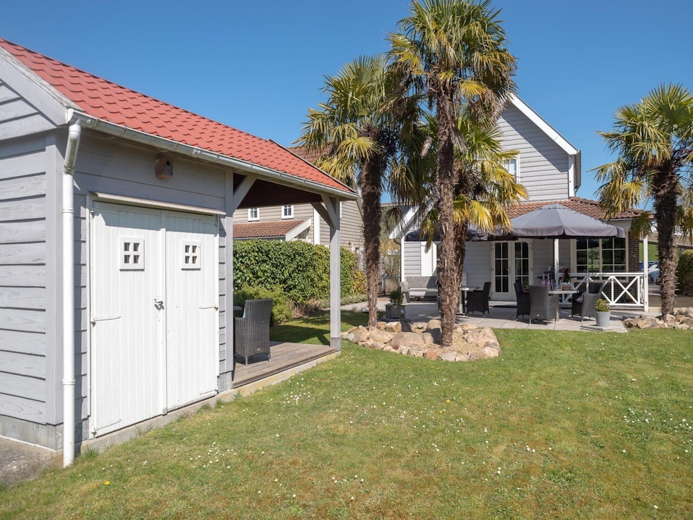 6-person House With a Beautiful Garden