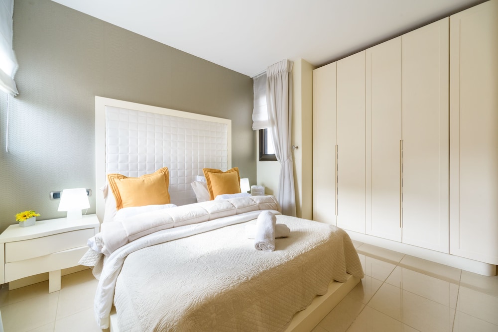 Comfort & Balcony near Beach by FeelHome