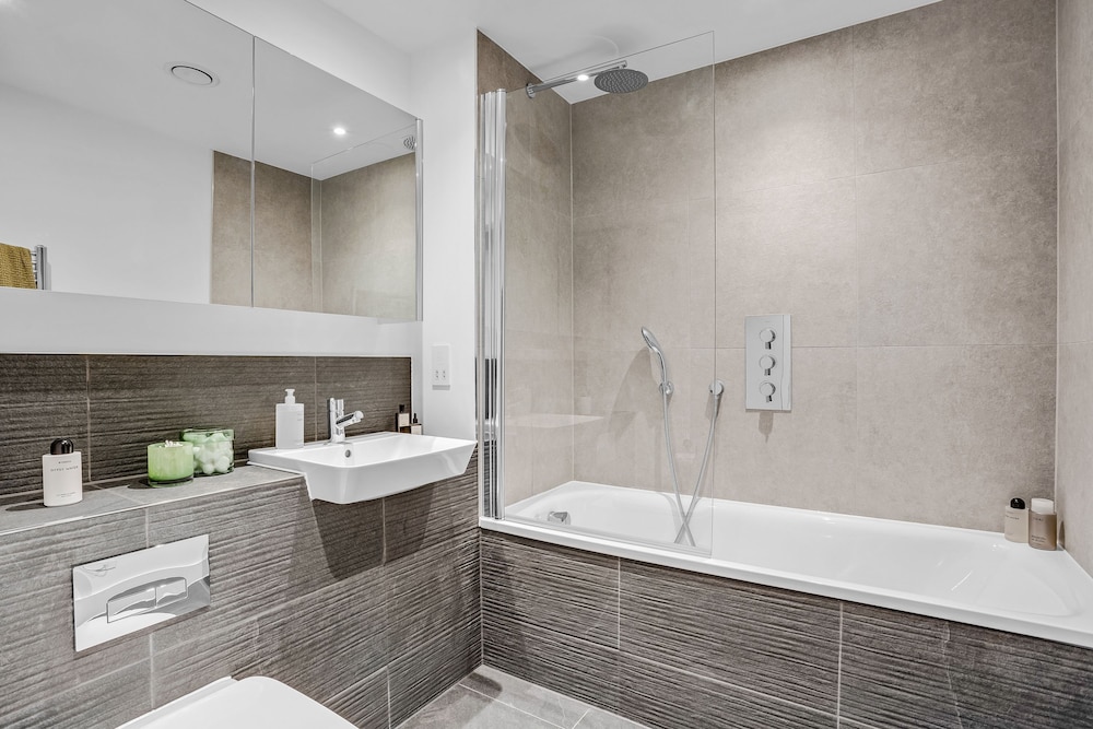 Elegant Two-bedroom Flat With a Spacious Balcony