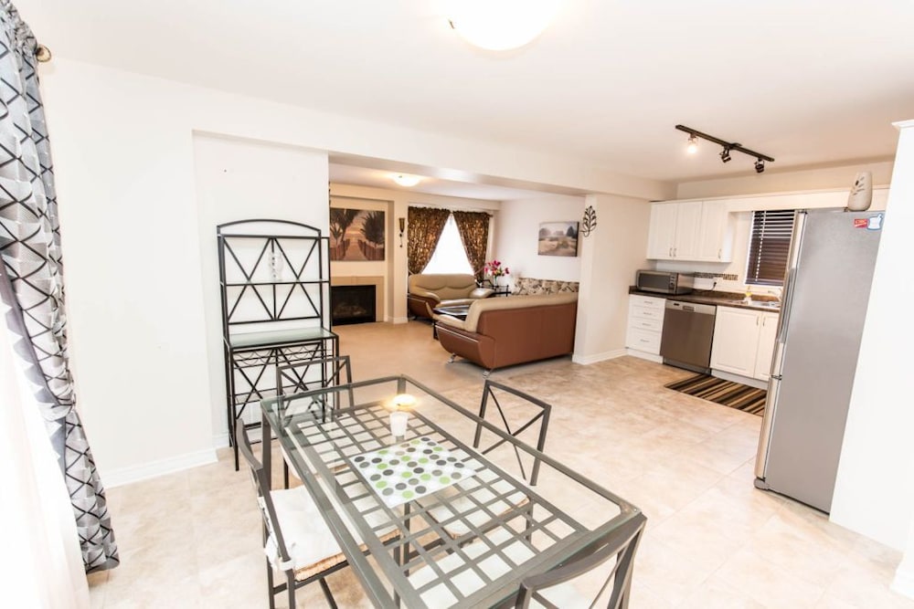 Fallsview Family Home