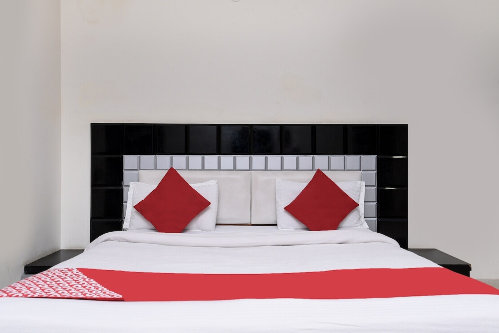 OYO 8500 Hotel Sun Palace Residency