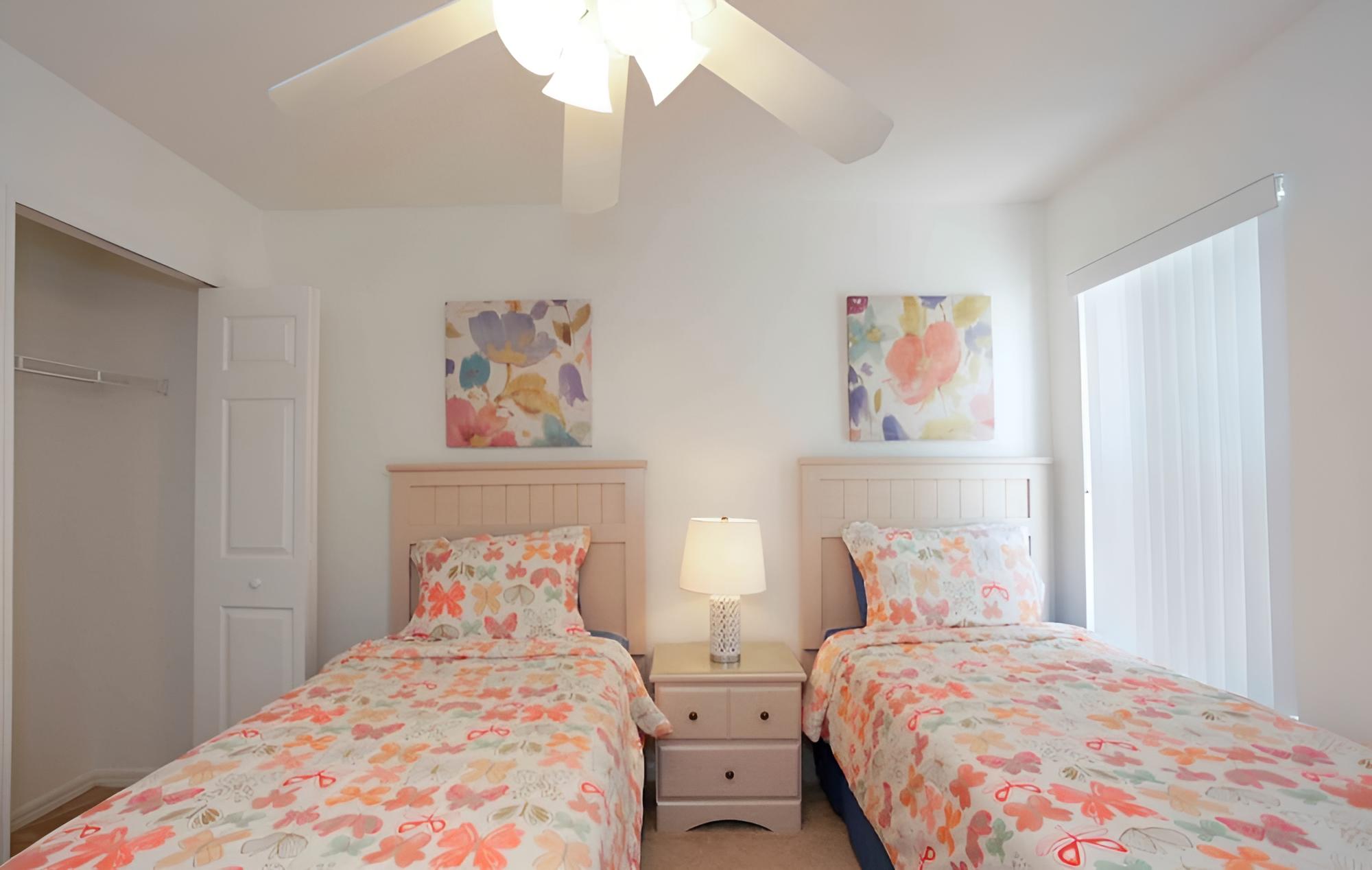 The Hamlets 2524 - Image 3