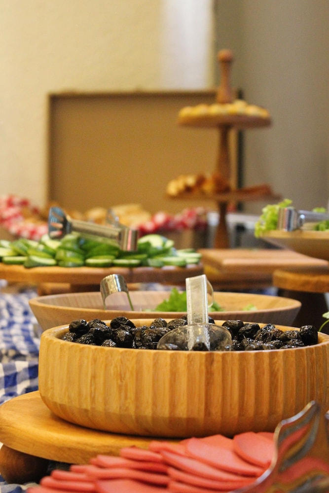 Bonnie City Hotel - Image 70