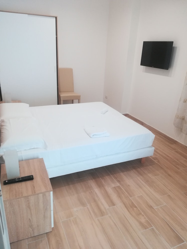 Pisky's Guest House
