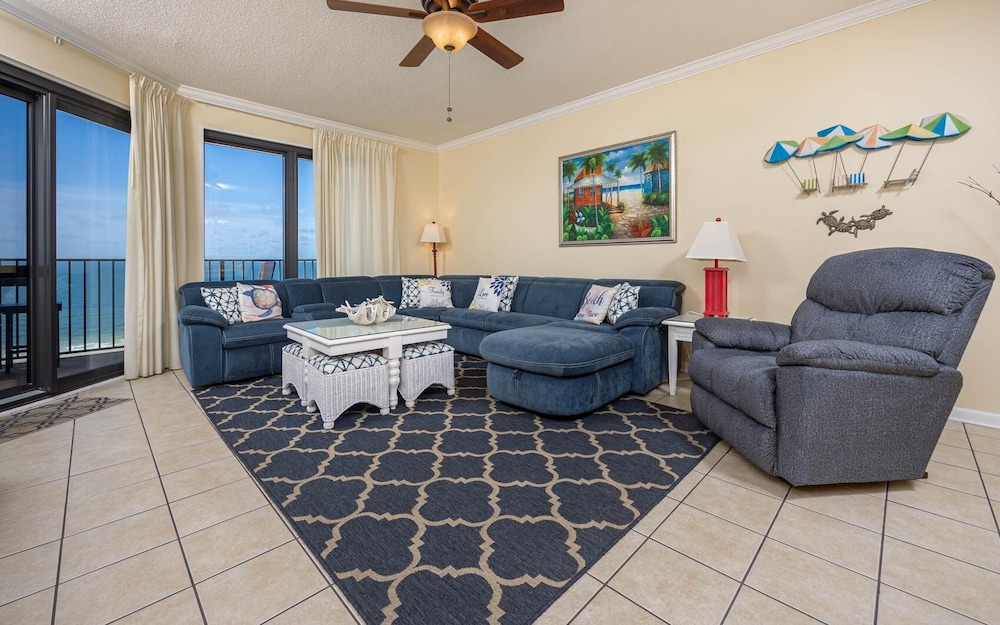 Phoenix Vi 61408 3 Bedroom Condo