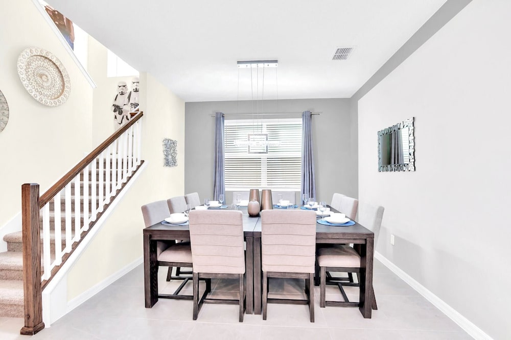 Spectacular 7BR Home w Pool & Arcade Near Disney
