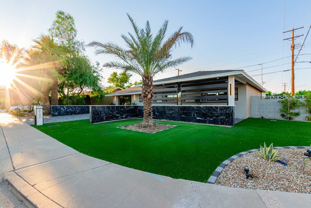 NEW The Kensington Custom Pool Al-fresco Living