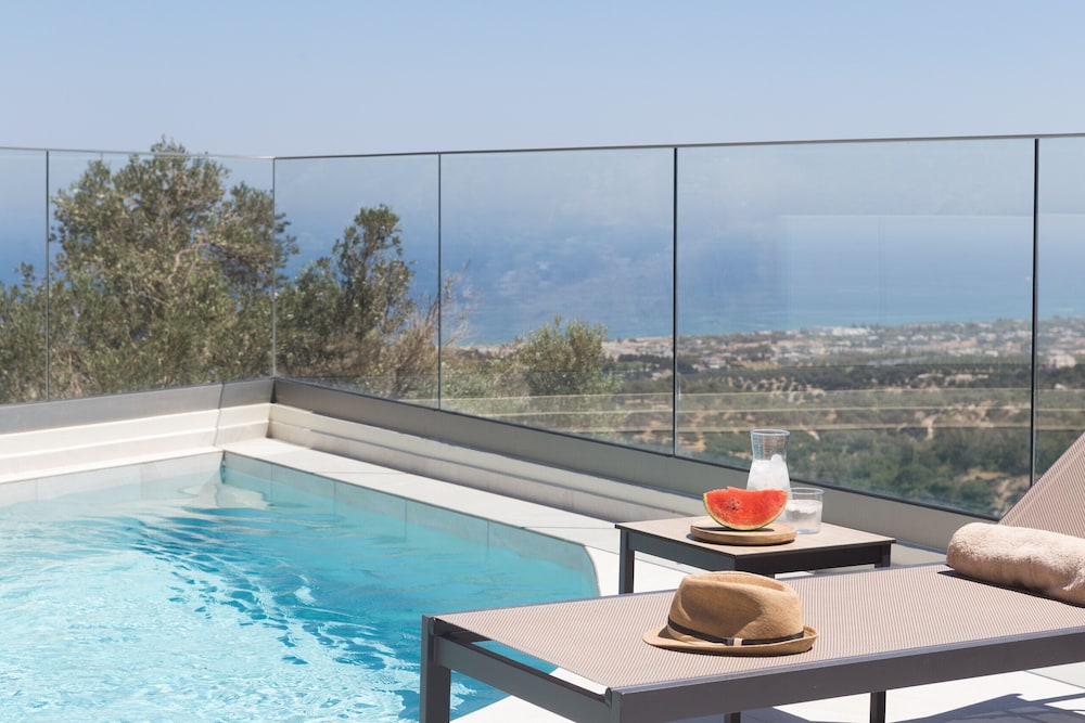 Villa Santa Irini 2 - With Heated Pool