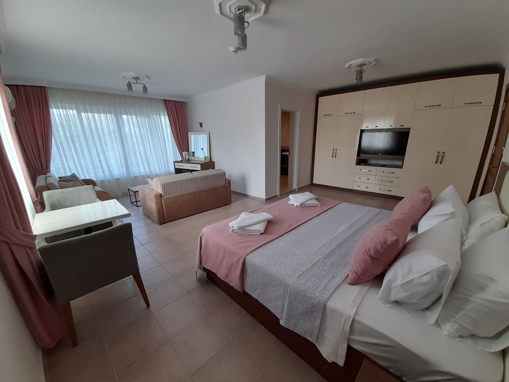 Infinity Ruby Hotel - Image 47