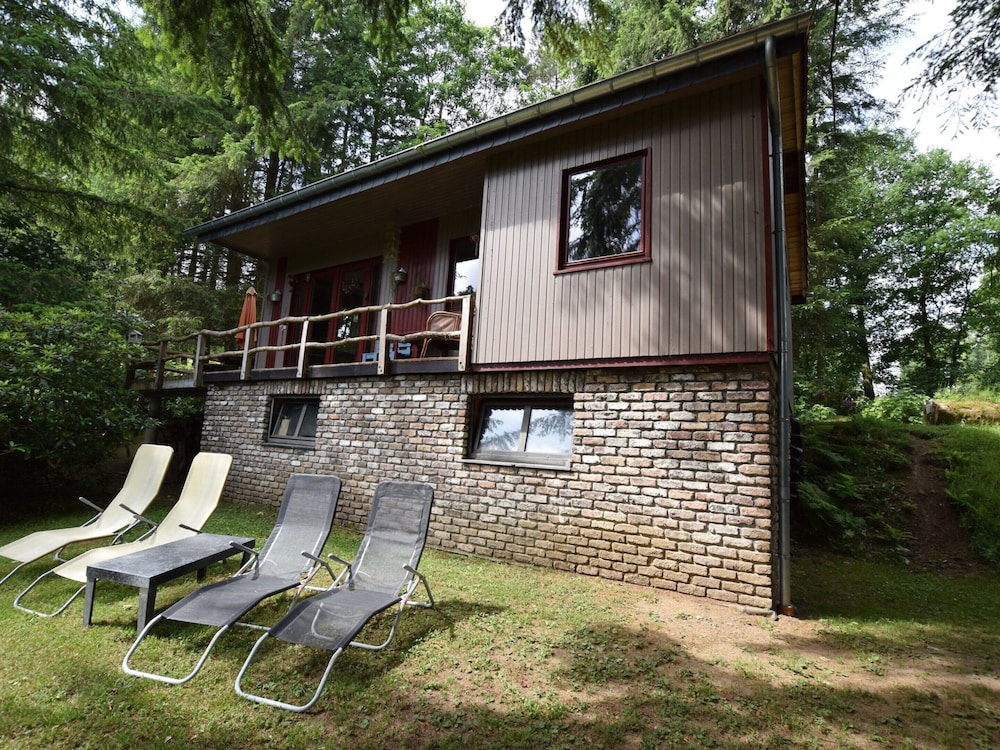 Chalet & Gypsy Caravan in Green & Peaceful Environment near Houffalize