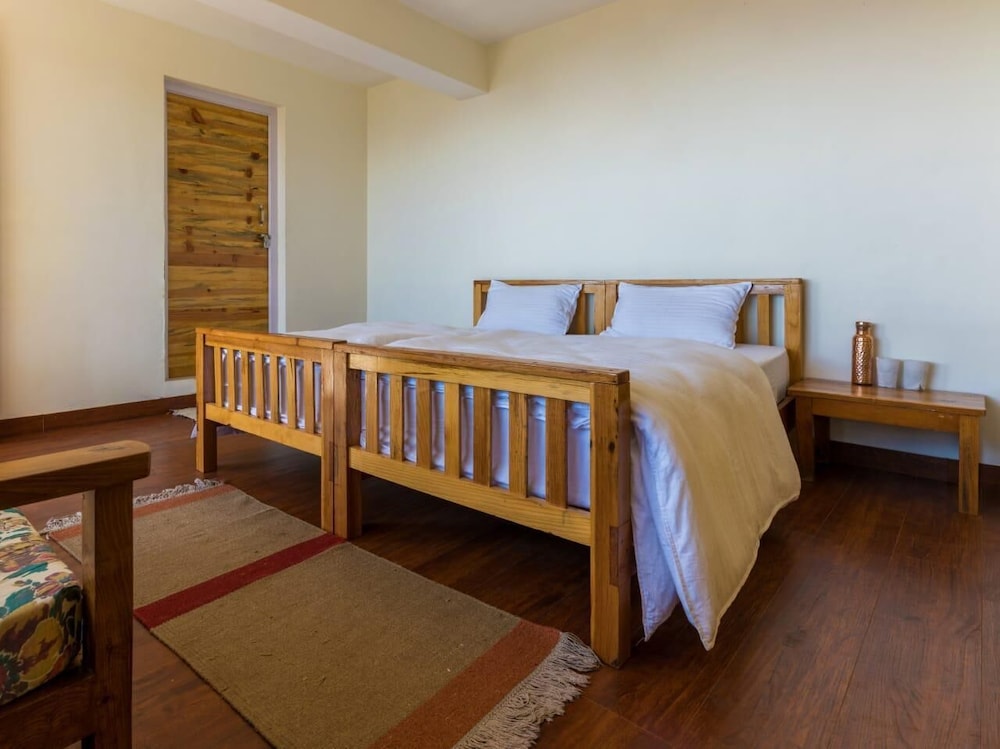 Kasar Rainbow Yoga Retreat