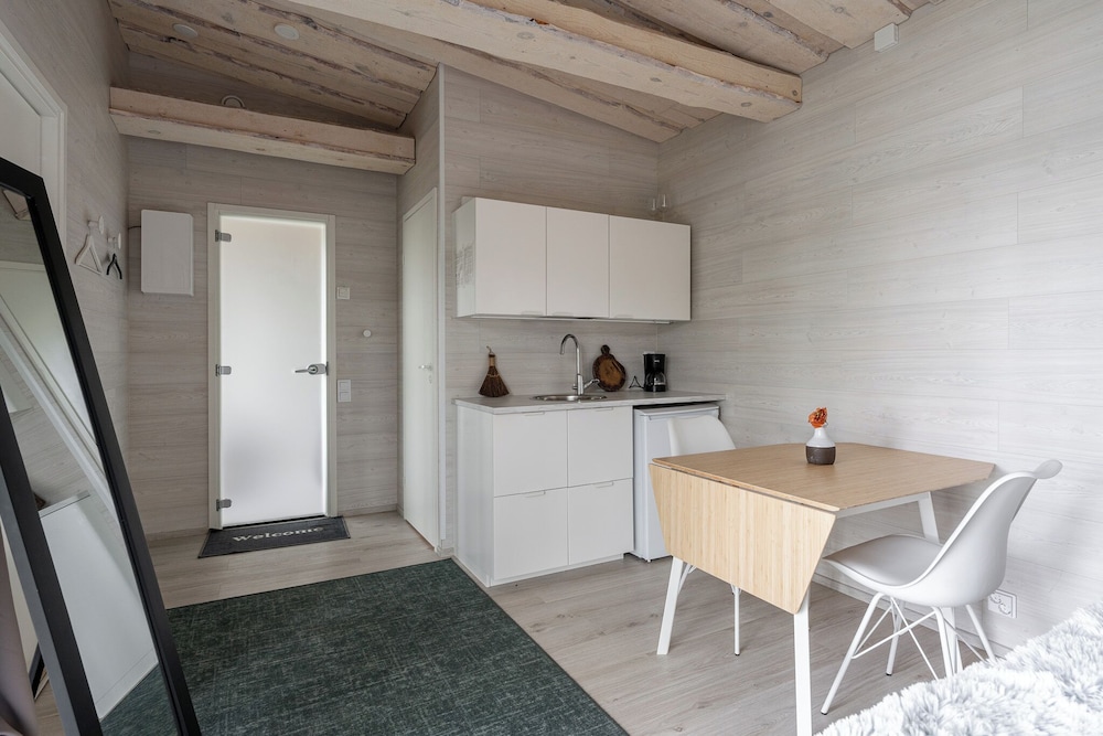 High-quality suite by the lake