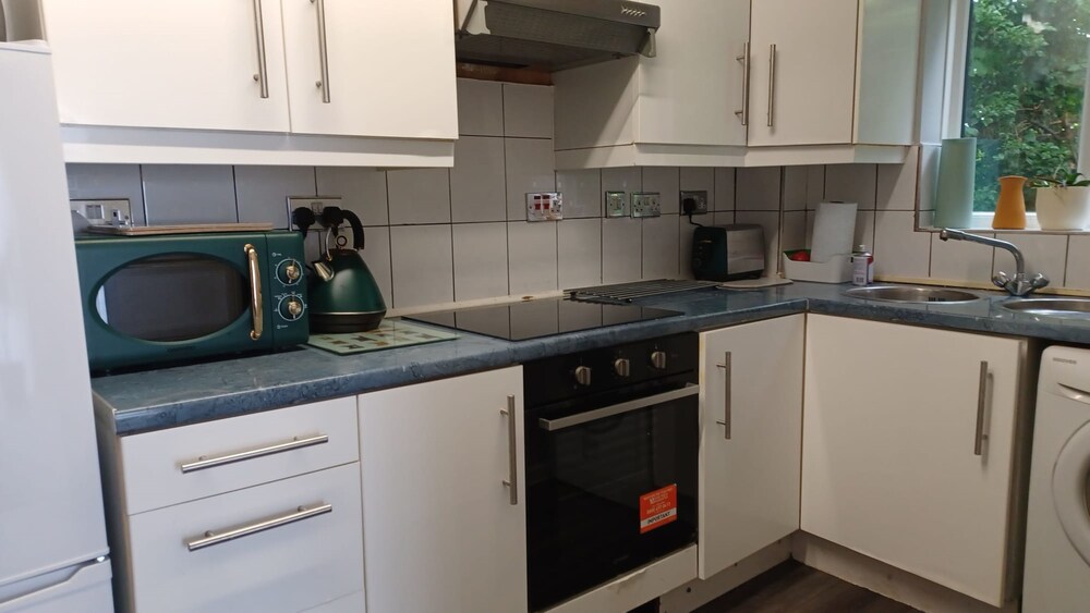 MALTING-GREEN DOOR-One Bedroom Apartment