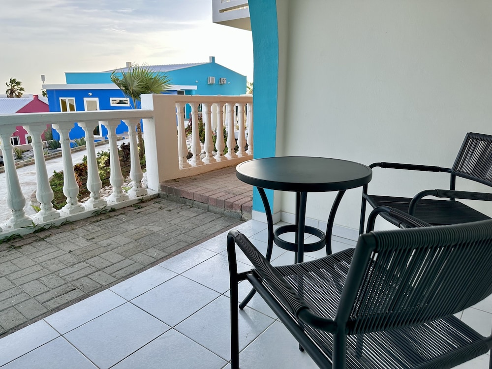 MERAKII SEAVIEW ESCAPE CURACAO