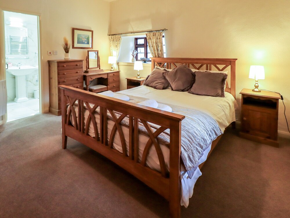 How Head Cottage