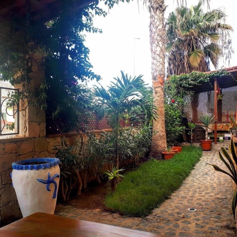 Sakaroule Bed & Breakfast