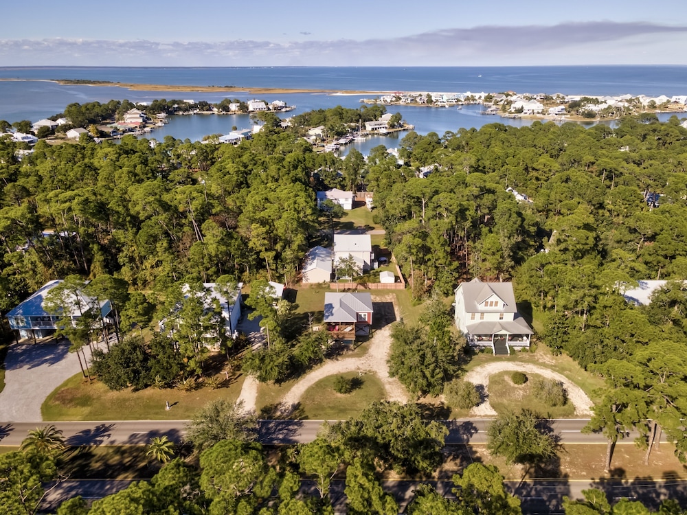 Bienville Bungalow - 304 Bienville Blvd 2 Bedroom Home