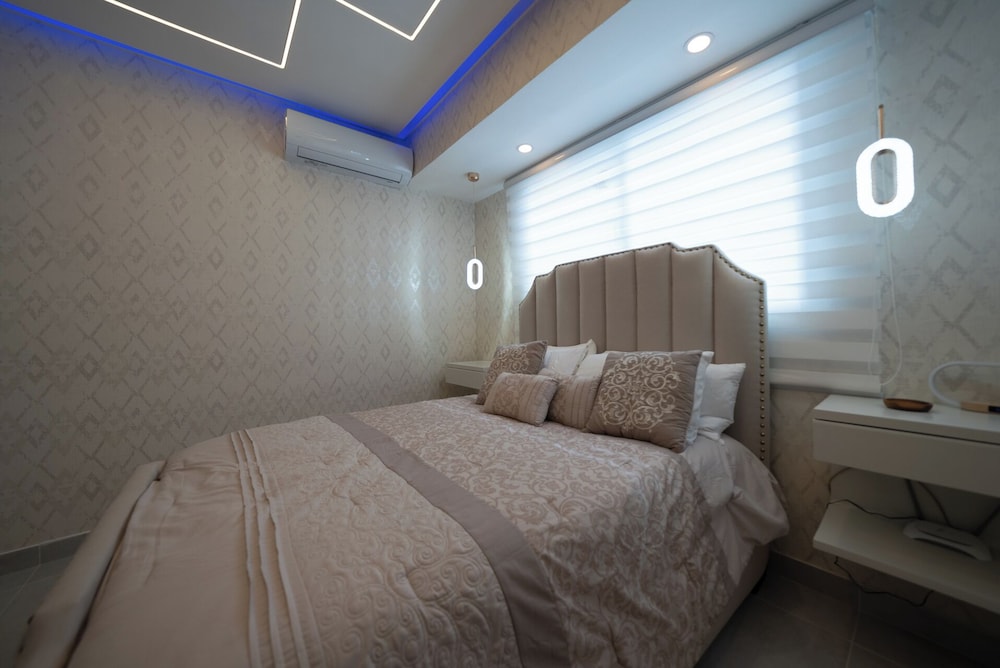 Enjoy Stylish 3br 3, 5b Stylish, Downtown Ocean View