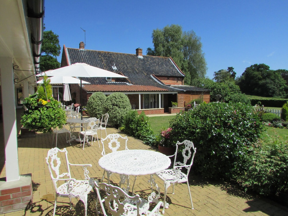 Great Yarmouth Vacations - Decoy Barn - Property Image 1