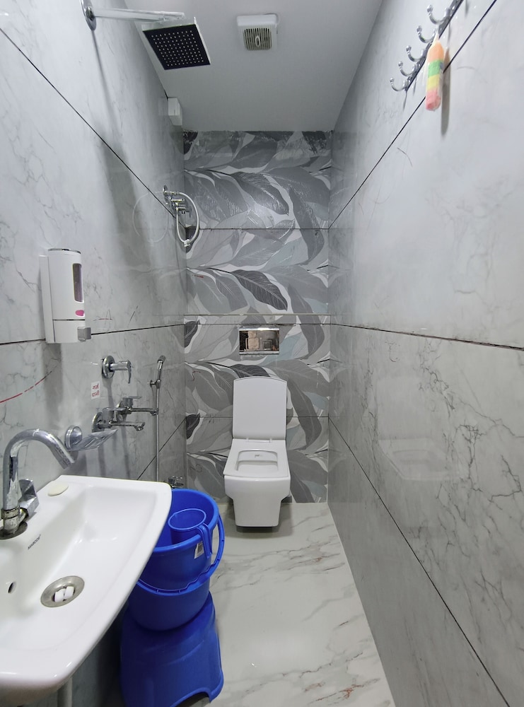 Shri Radha hotels