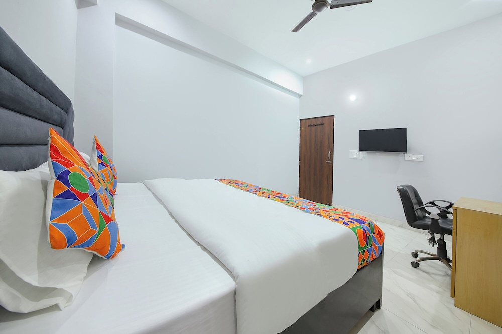 Fabhotel City Charm