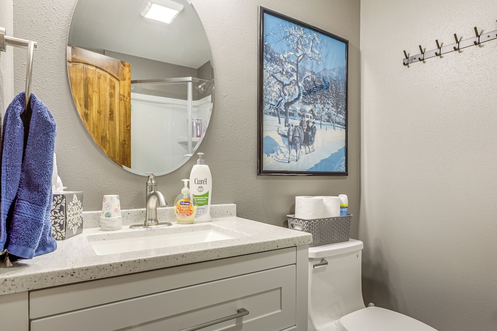 Ski-in/ski-out Condo in Upson - Walk to Lake