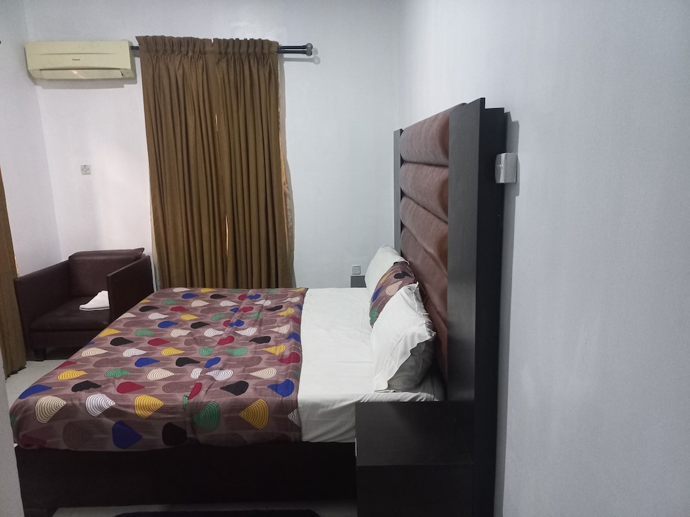 Short-Let Apartments inLekki Phase 1 view 5